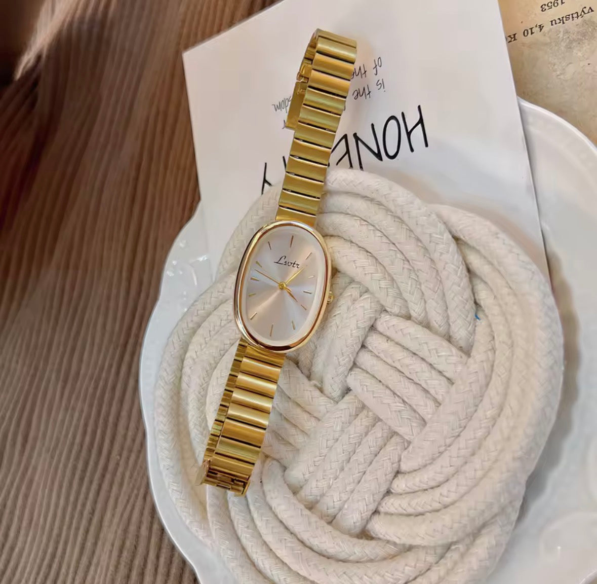 Montre forme ovale acier inoxydable